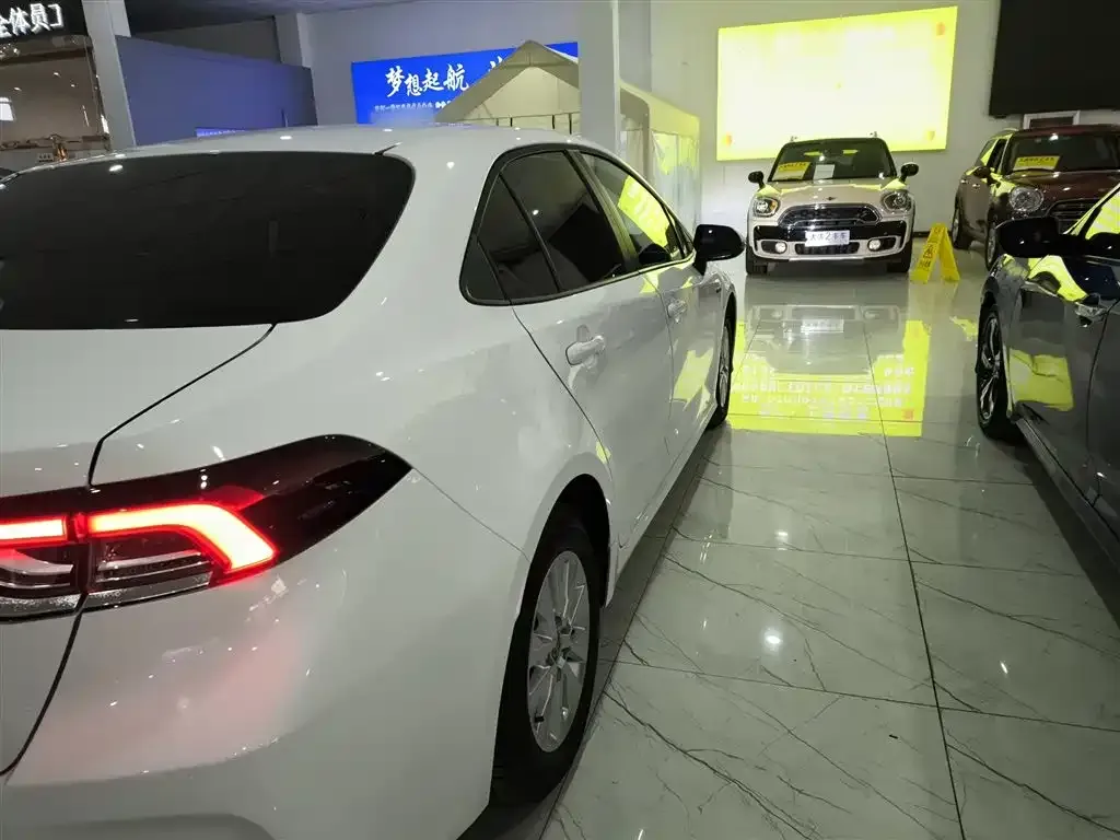 Toyota Corolla 2023 из CN, фото 10