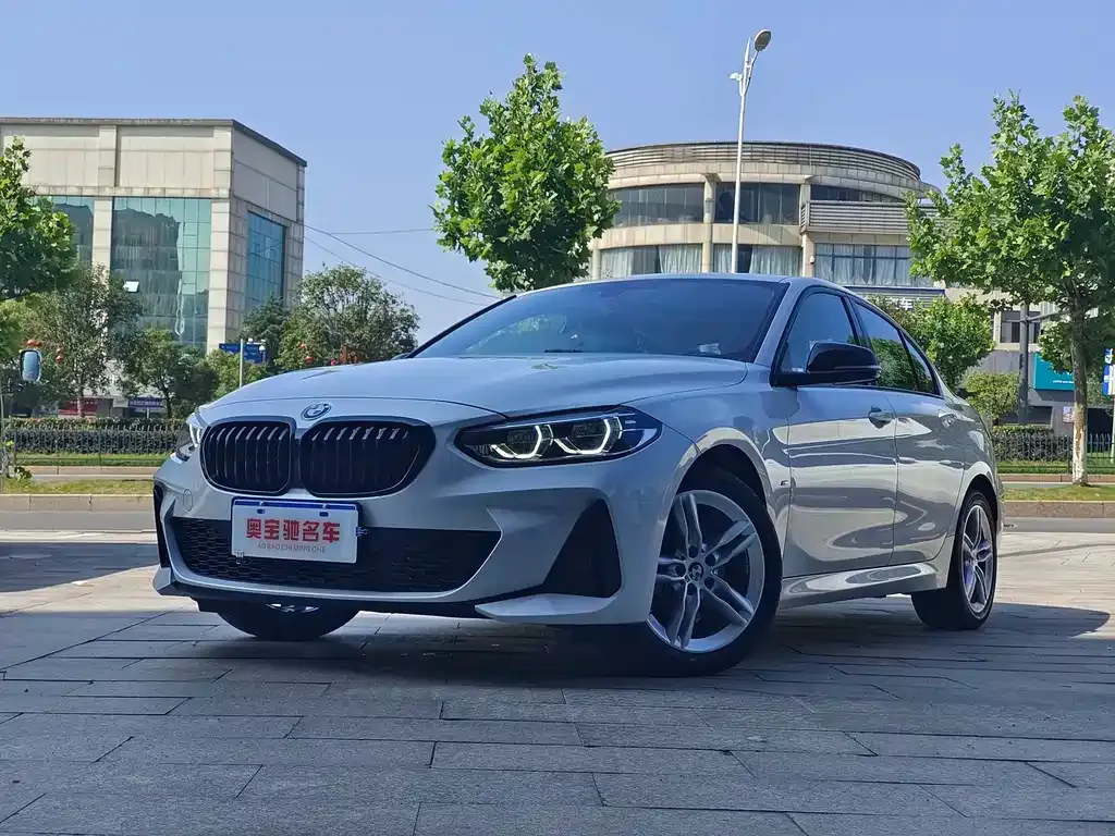 BMW 1 Series — фото 1