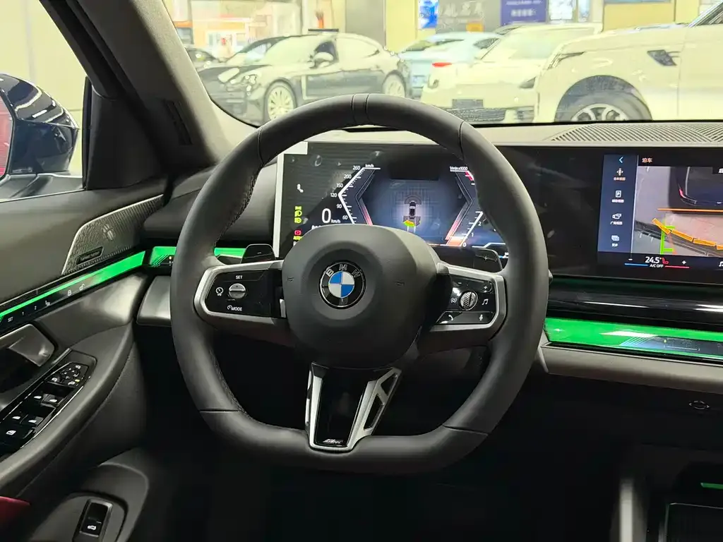 BMW 5 Series 2025 из CN, фото 3