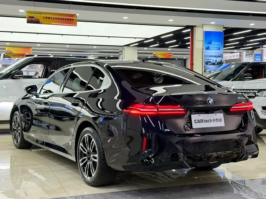 BMW 5 Series 2025 из CN, фото 9