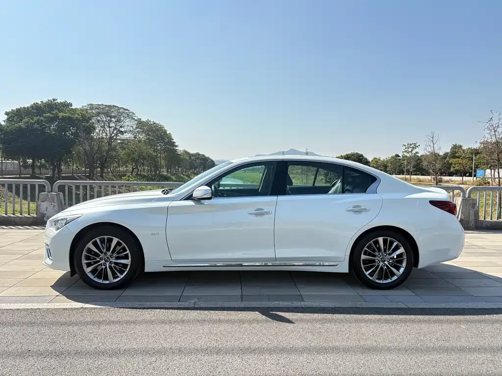 Infiniti Q50L 2022 из CN, фото 6