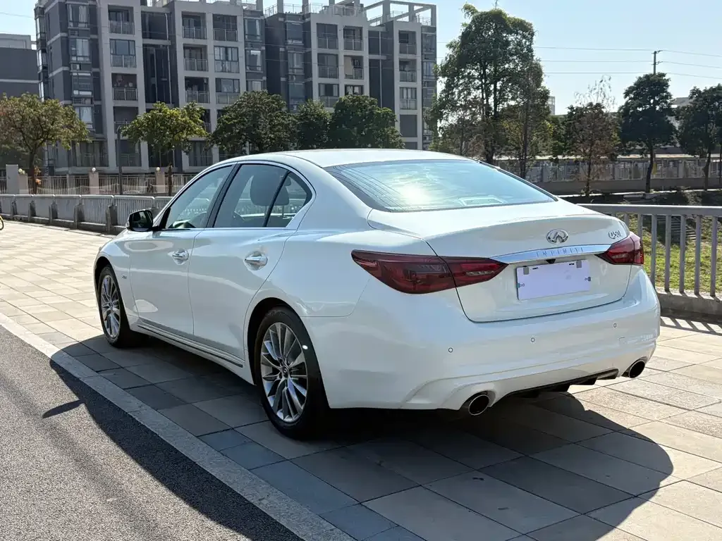 Infiniti Q50L 2022 из CN, фото 10