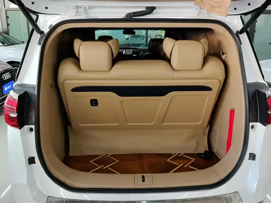 Buick GL8 2021 из CN, фото 3