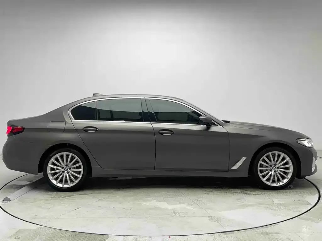 BMW 5 Series 2022 из CN, фото 3