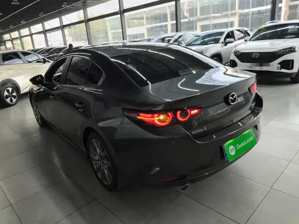 Mazda 3 Axela 2023 из CN, фото 4
