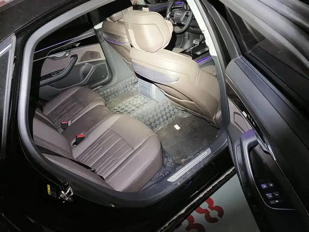 Audi A8 2025 из CN, фото 4