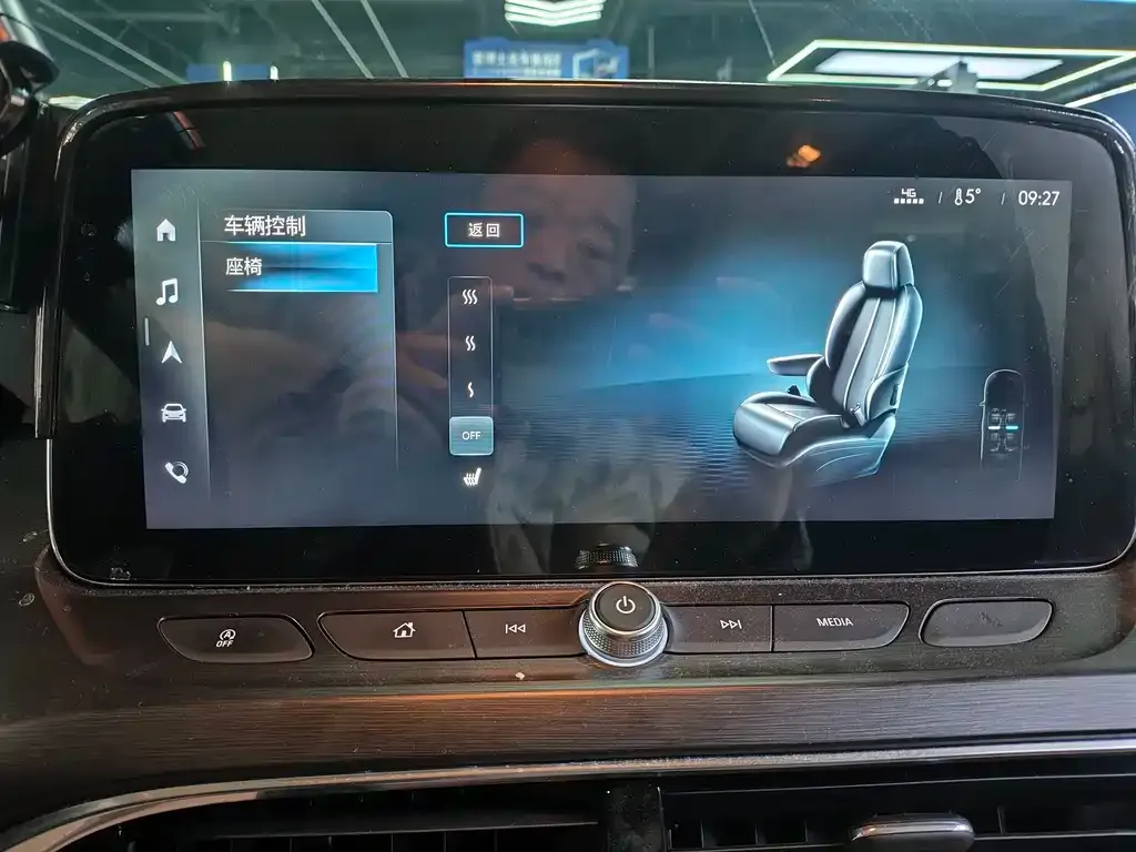 Buick GL8 2023 из CN, фото 3