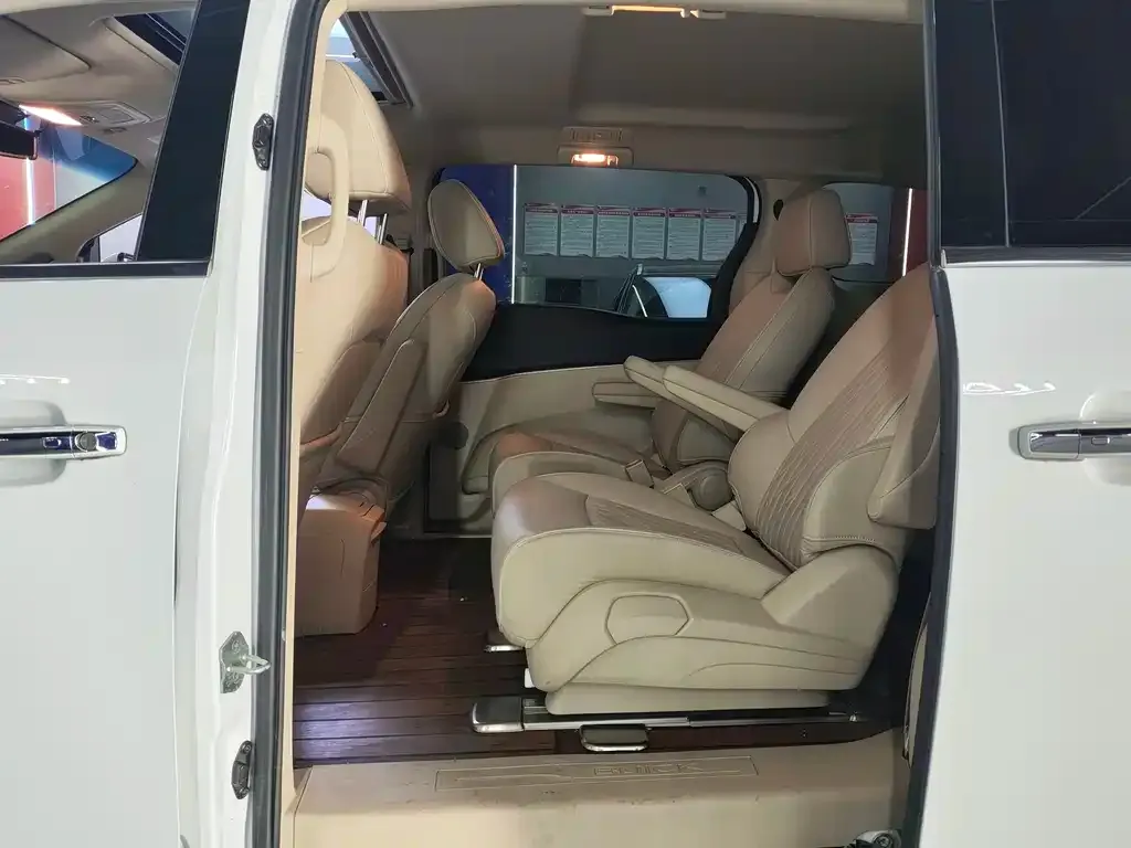 Buick GL8 2023 из CN, фото 4