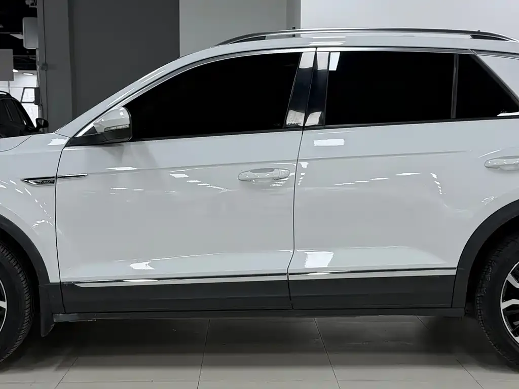 Volkswagen T-Roc 2023 из CN, фото 5