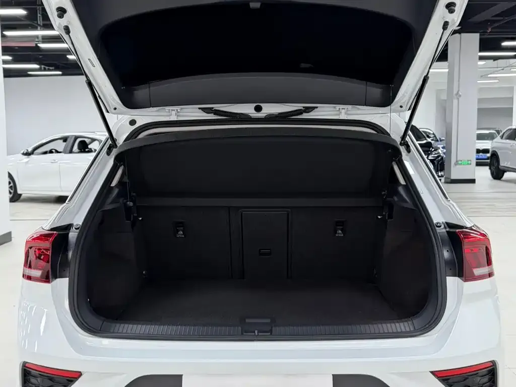 Volkswagen T-Roc 2023 из CN, фото 9