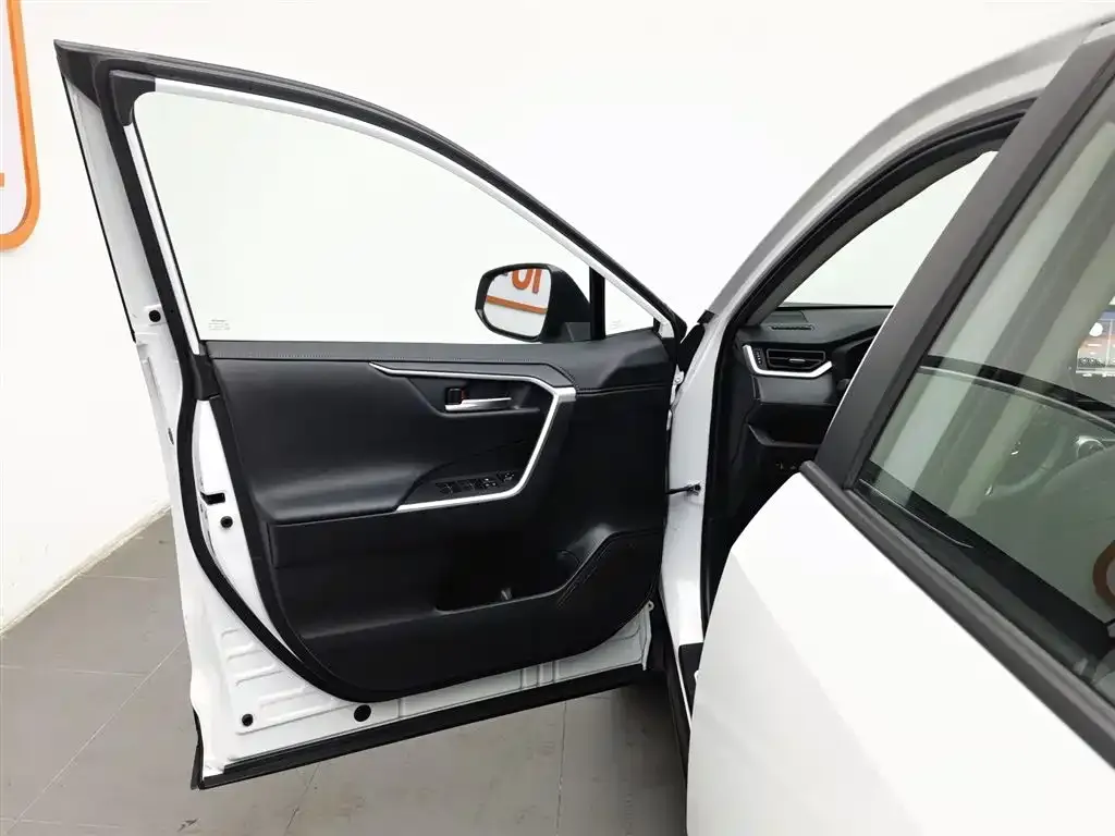 Toyota Wildlander 2022 из CN, фото 7
