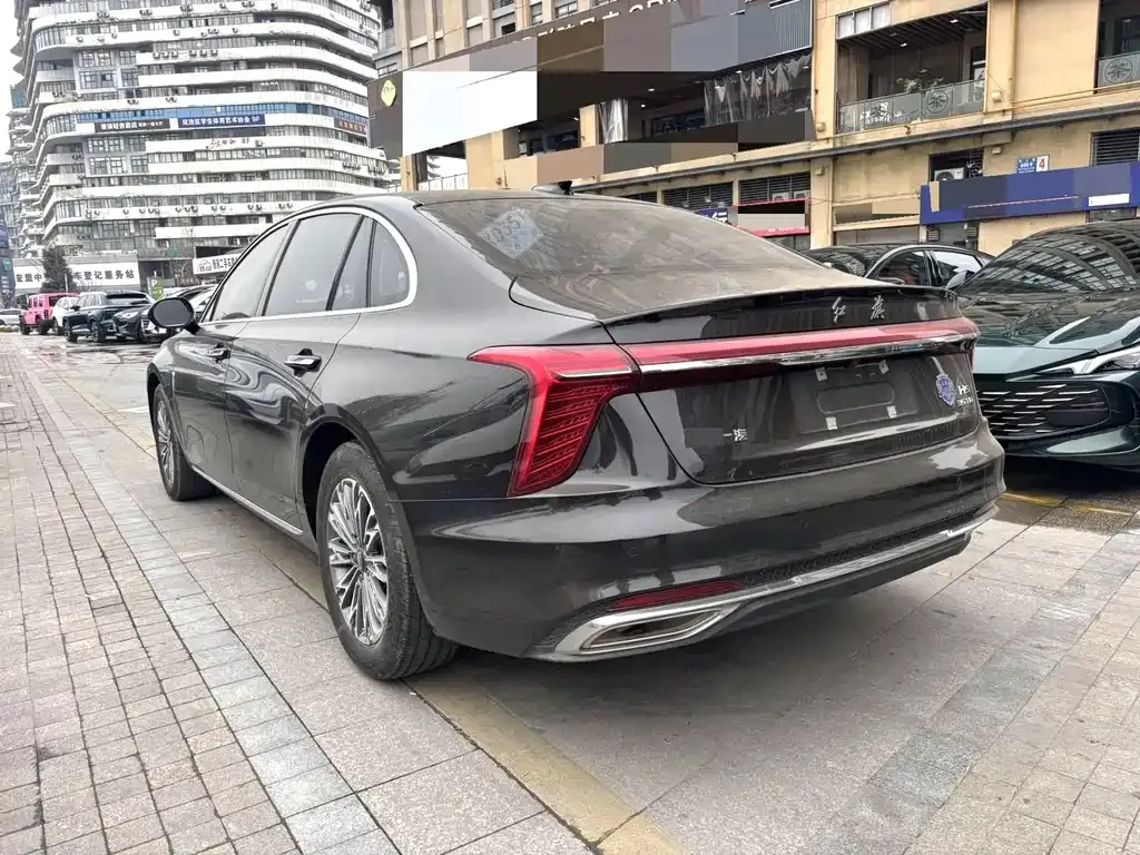 Hongqi H5 — фото 8