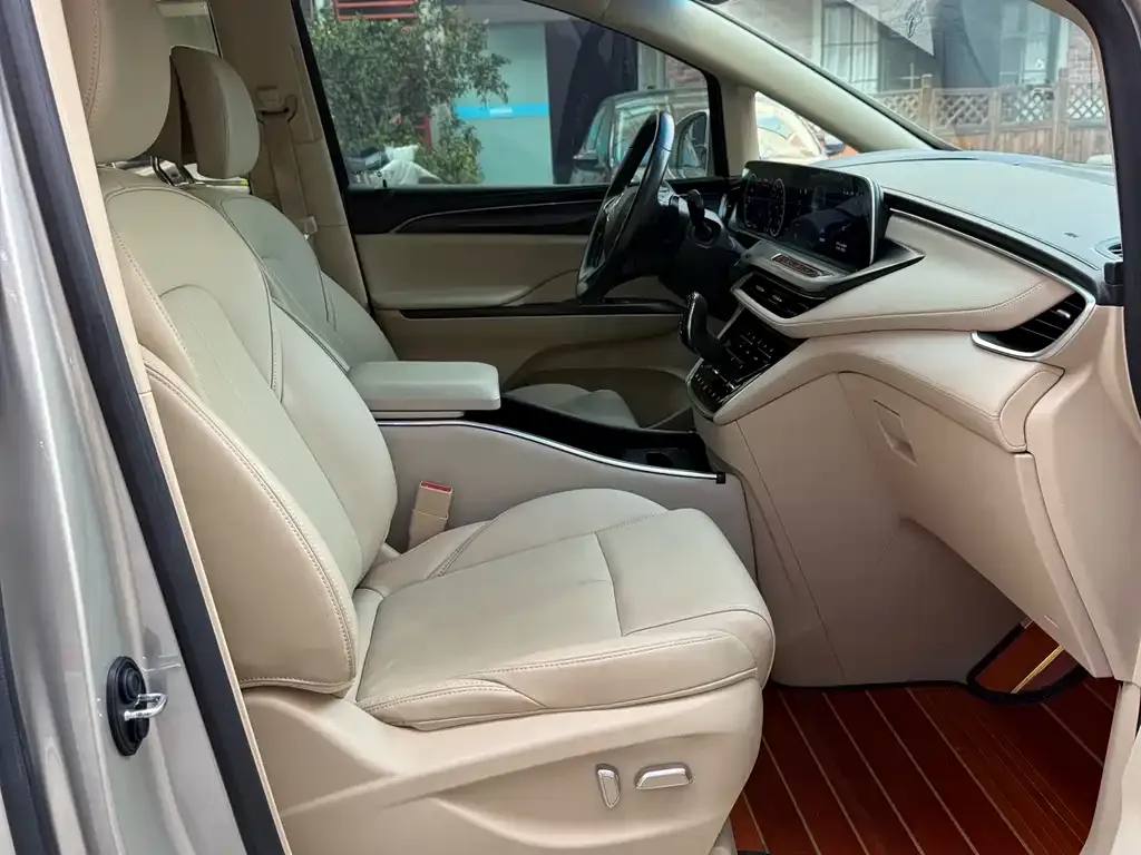 Buick GL8 2022 из CN, фото 9