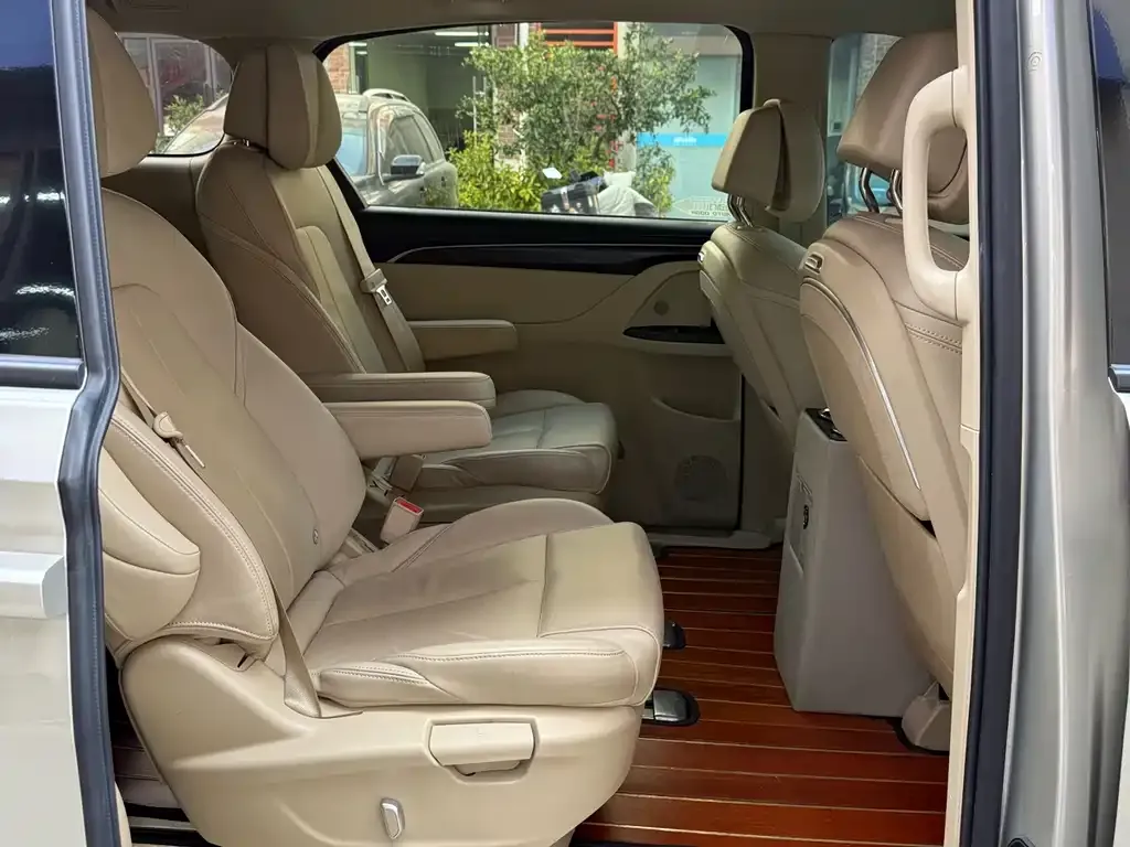 Buick GL8 2022 из CN, фото 5