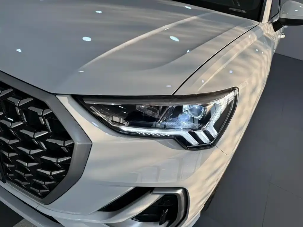 Audi Q3 2024 из CN, фото 4