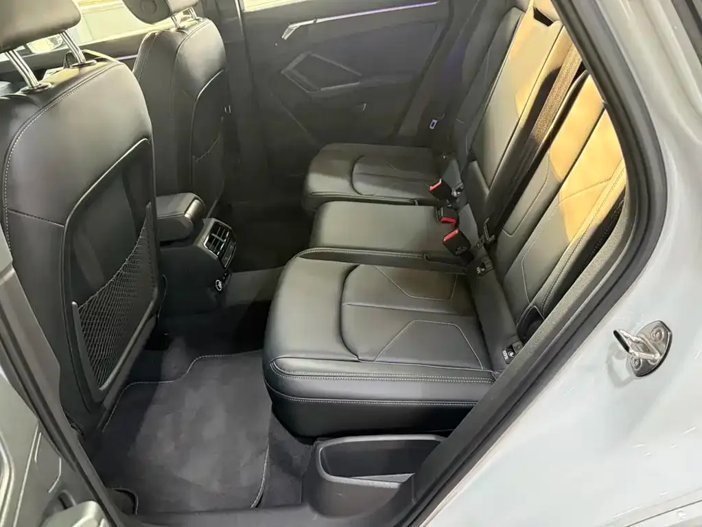 Audi Q3 2024 из CN, фото 3
