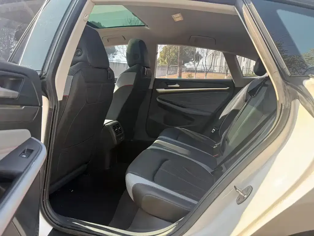 Volkswagen Lamando 2023 из CN, фото 4
