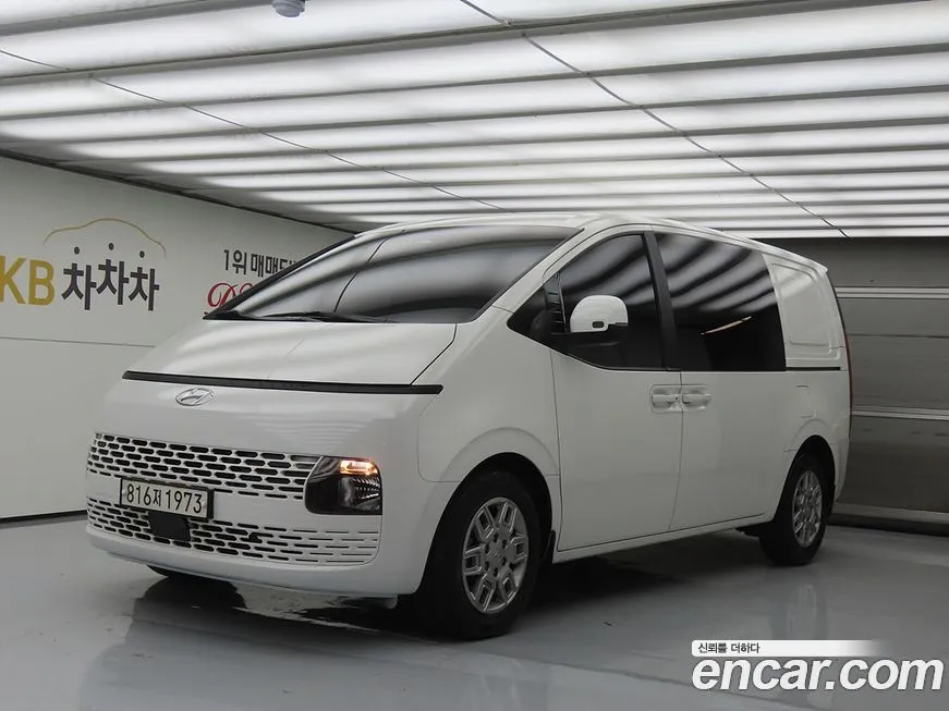 Hyundai Staria — фото 1