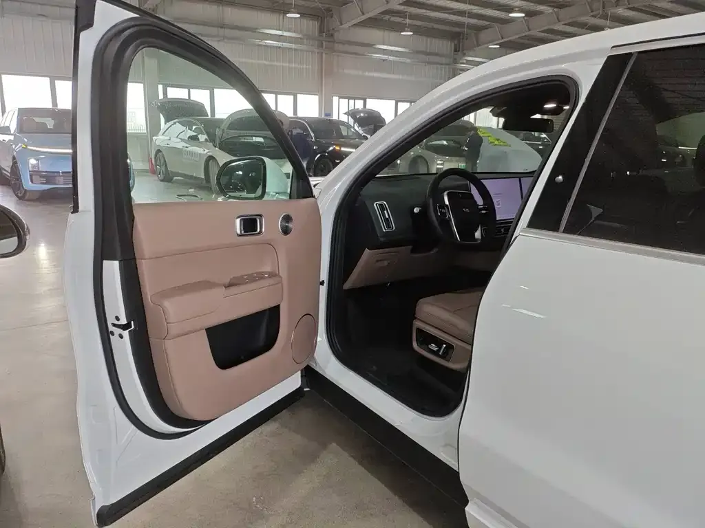 Li Auto L8 2025 из CN, фото 8