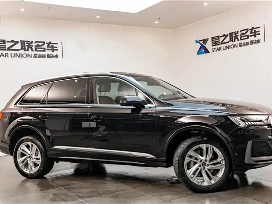 Audi Q7 2024 из CN, фото 9