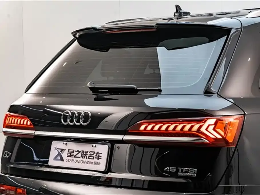 Audi Q7 2024 из CN, фото 8