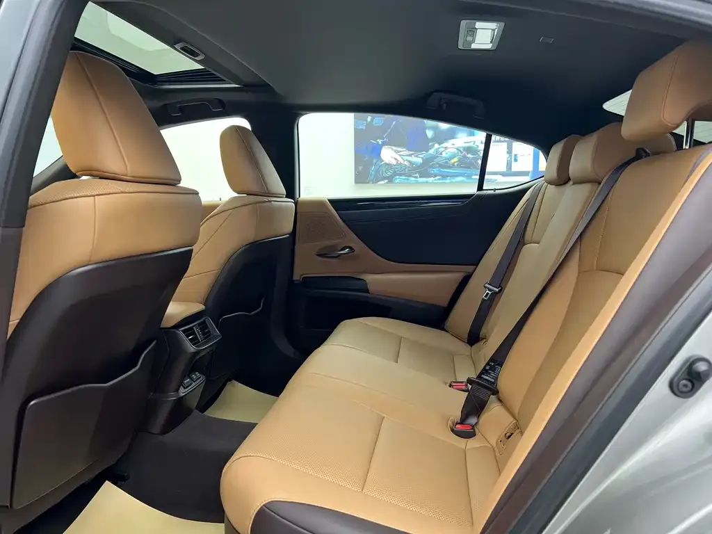 Lexus ES 2021 из CN, фото 6