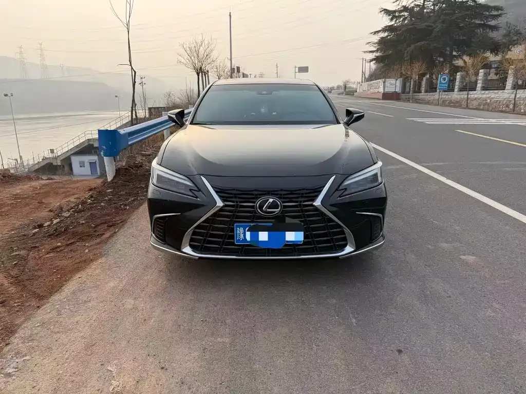 Lexus ES 2025 из CN, фото 7