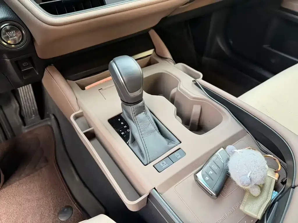 Lexus ES 2025 из CN, фото 3