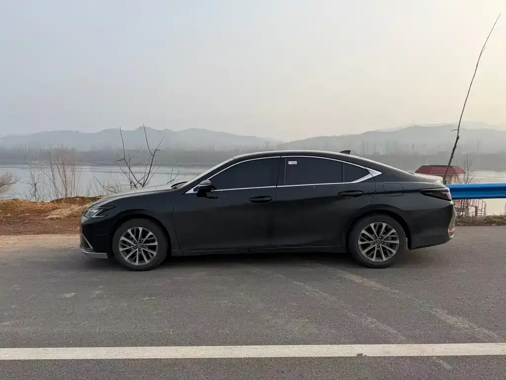 Lexus ES 2025 из CN, фото 6