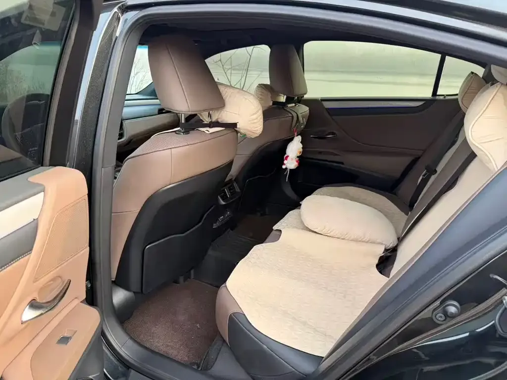 Lexus ES 2025 из CN, фото 5