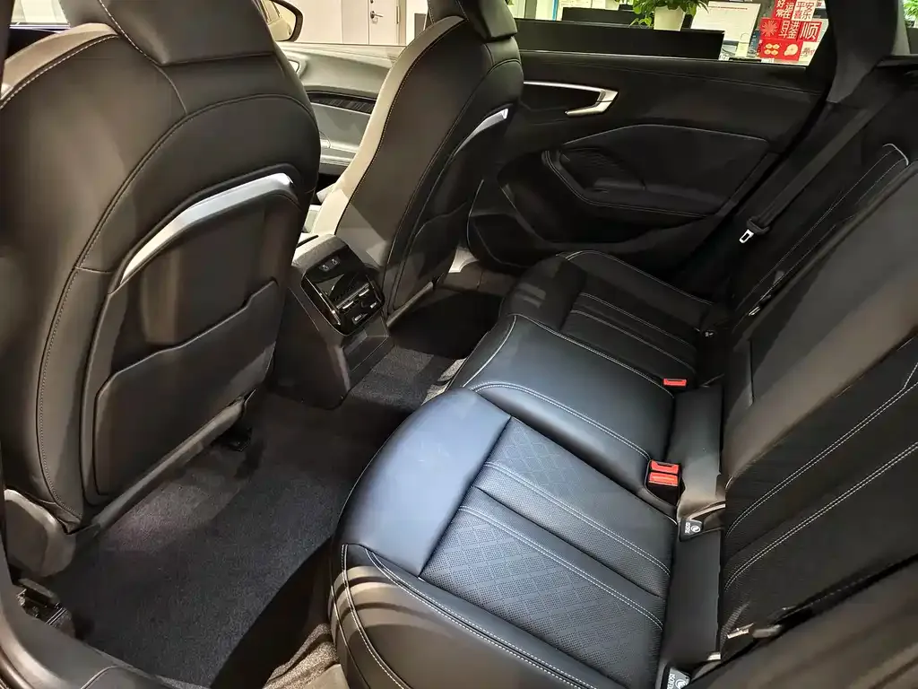 Audi A5L 2025 из CN, фото 3