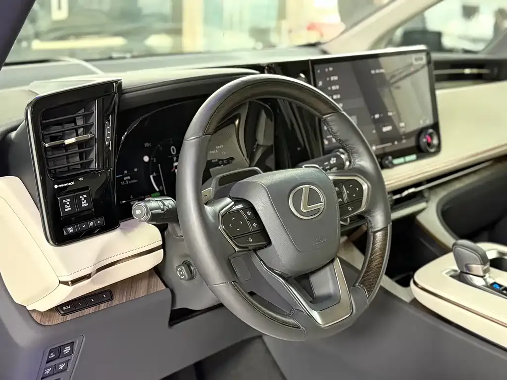Lexus LM 2025 из CN, фото 6