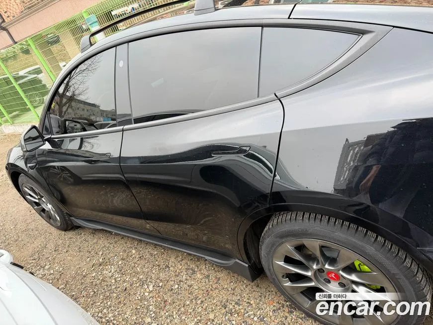 Tesla Model Y — фото 4
