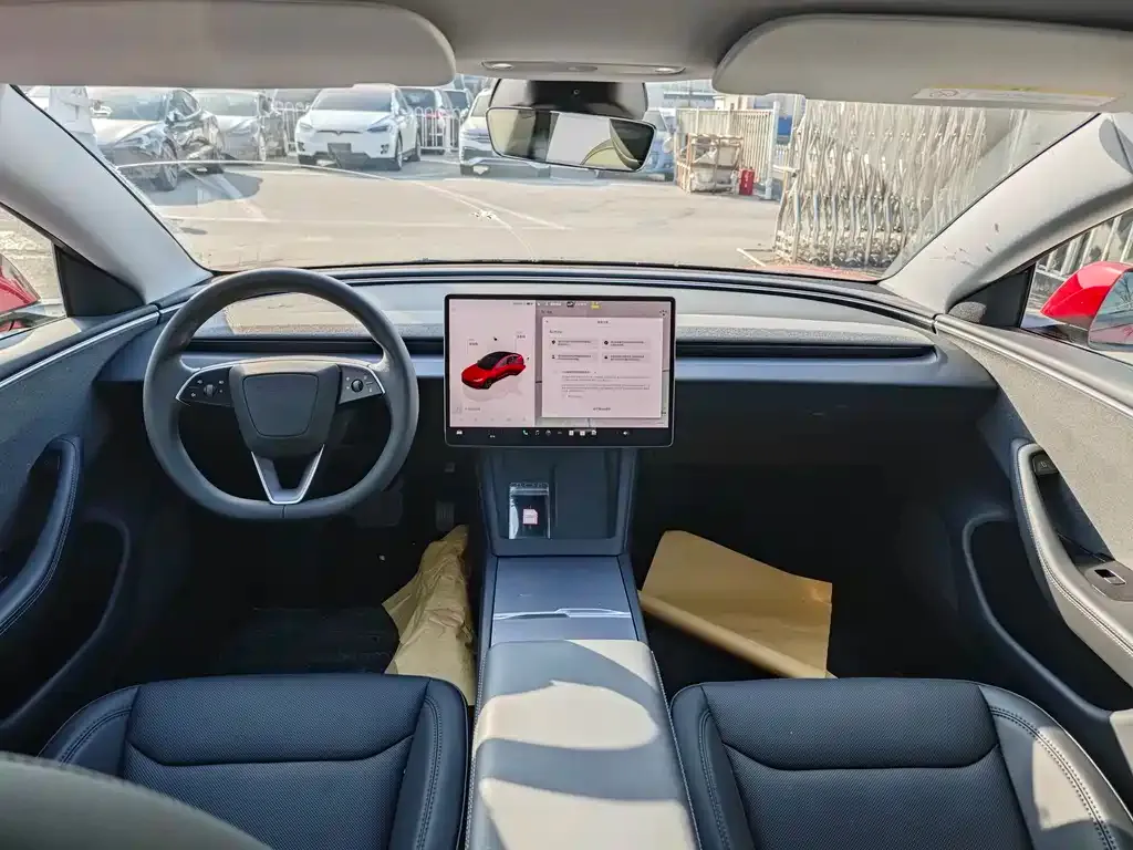 Tesla Model 3 — фото 6