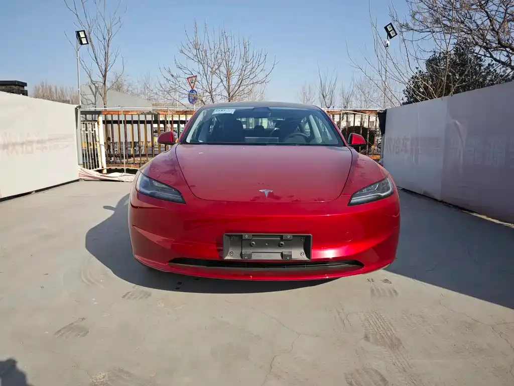 Tesla Model 3 — фото 8