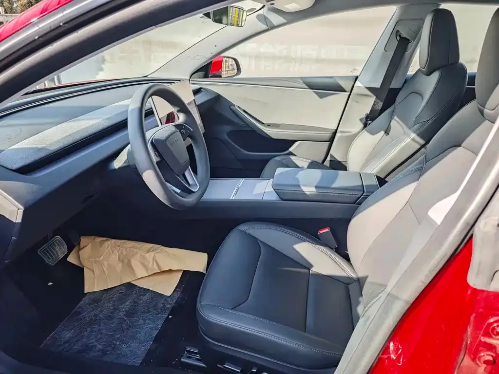 Tesla Model 3 — фото 3
