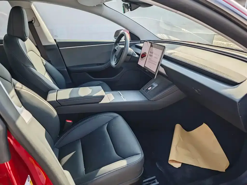 Tesla Model 3 — фото 2