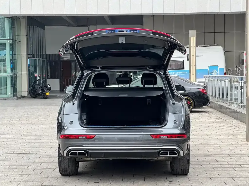 Audi Q5L 2023 из CN, фото 2