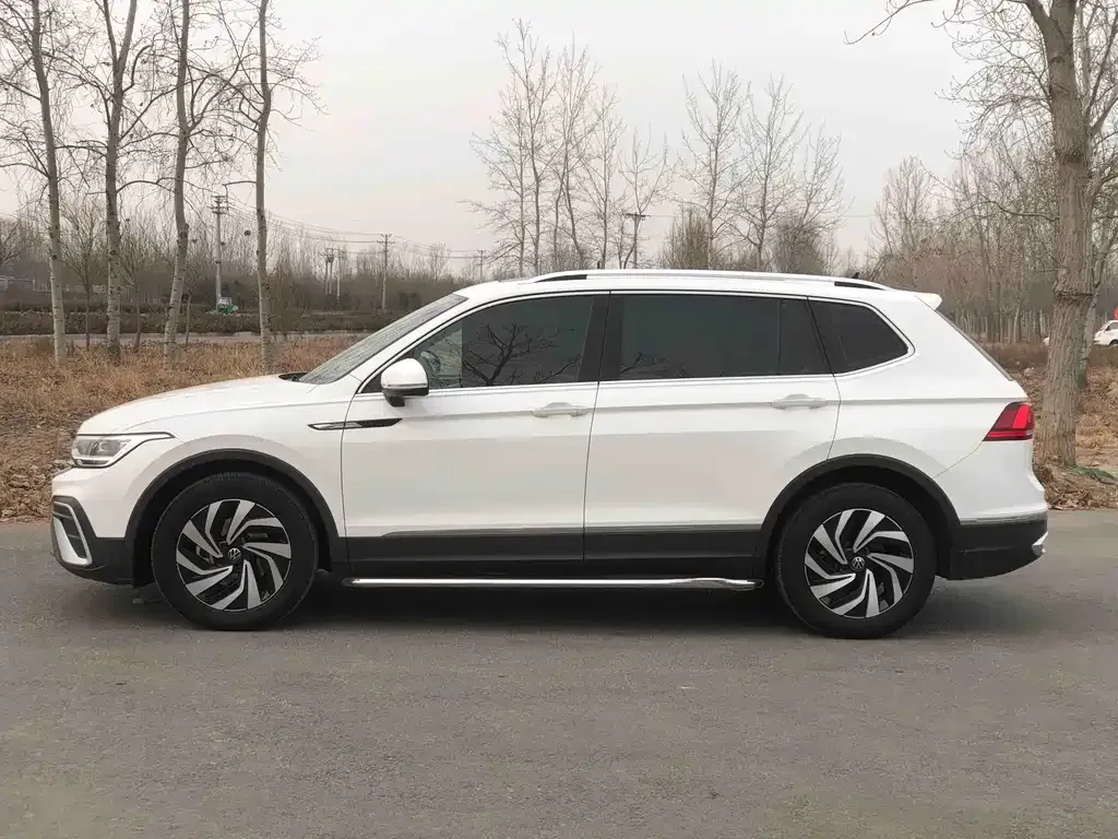 Volkswagen Tiguan L 2023 из CN, фото 9