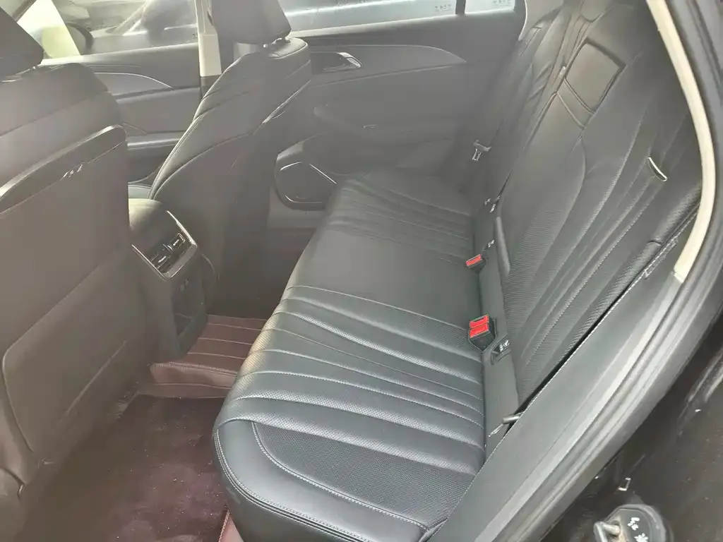 Hongqi H5 2024 из CN, фото 2
