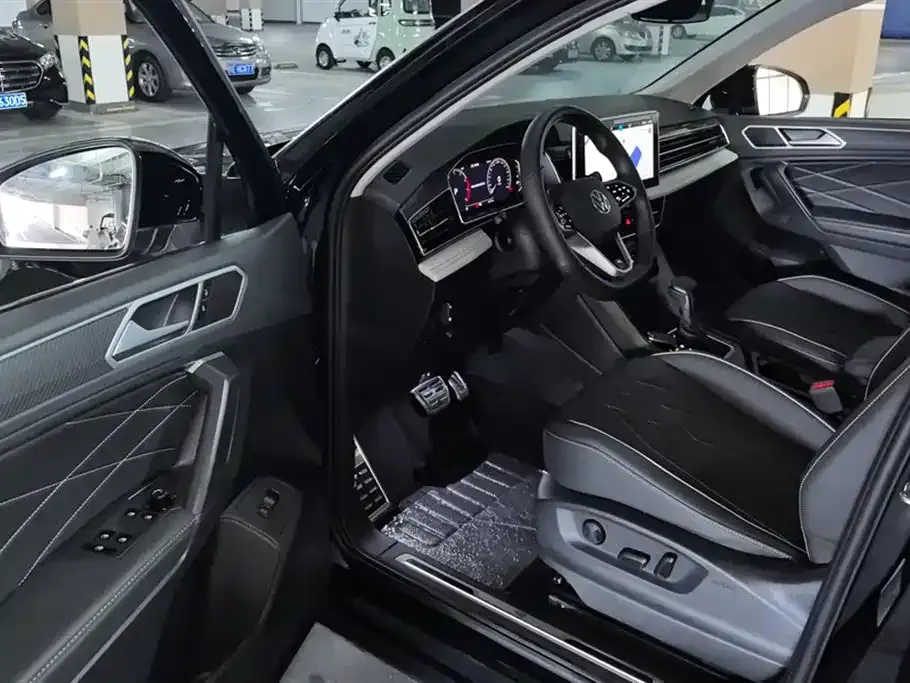 Volkswagen Tiguan L 2023 из CN, фото 10