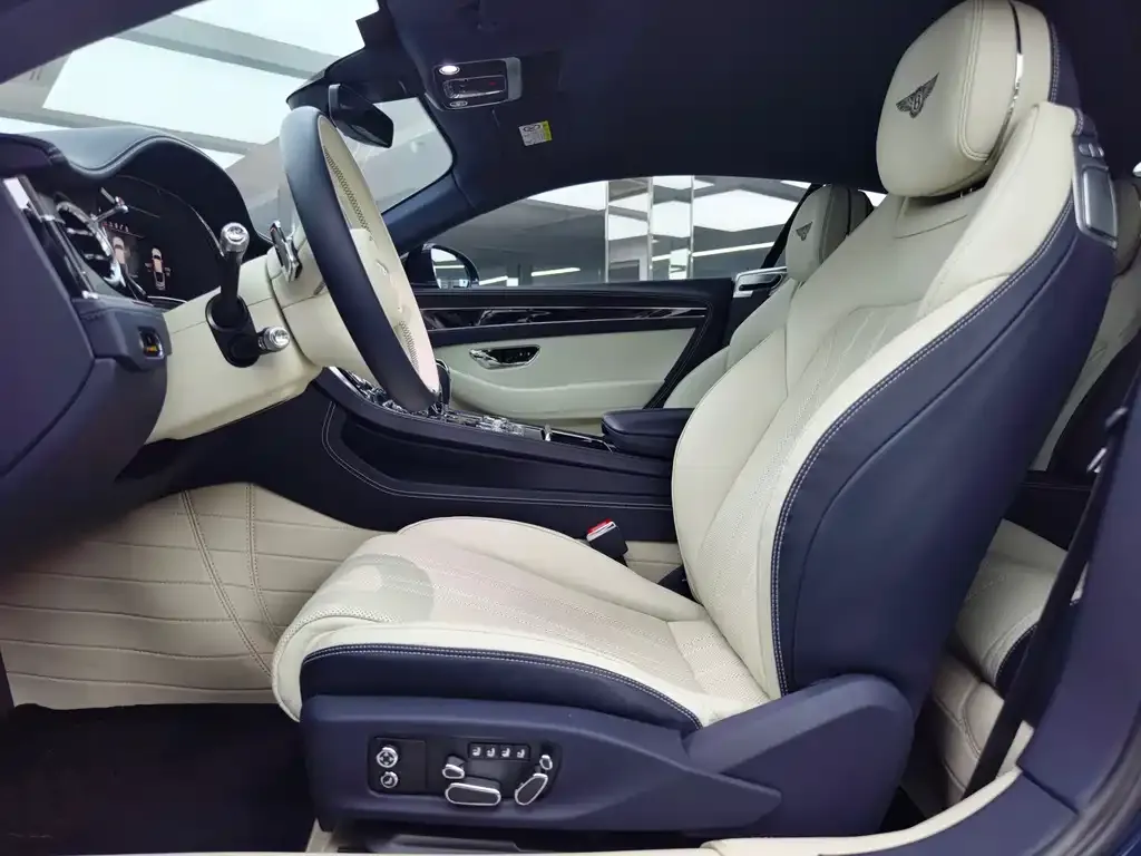 Bentley Continental 2023 из CN, фото 4