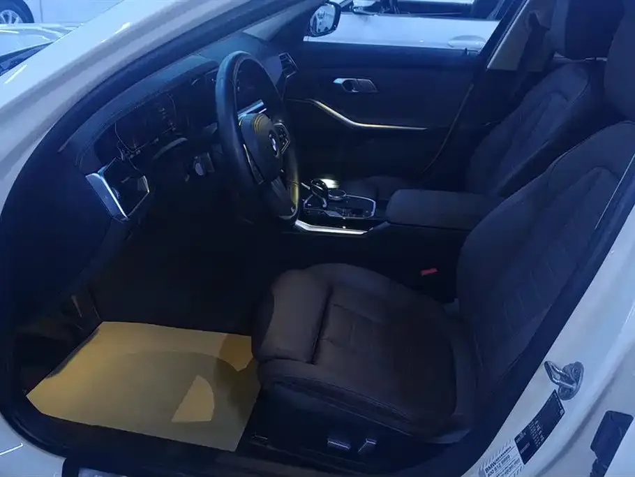 BMW 3 Series 2021 из CN, фото 2