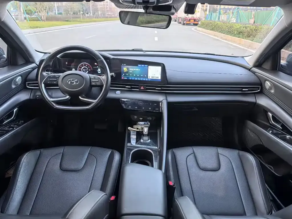 Hyundai Elantra 2021 из CN, фото 2