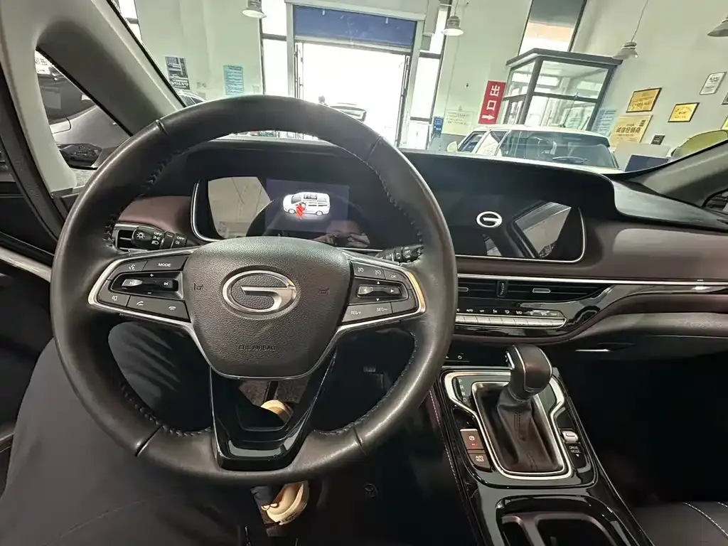 GAC Motor Trumpchi M6 — фото 10