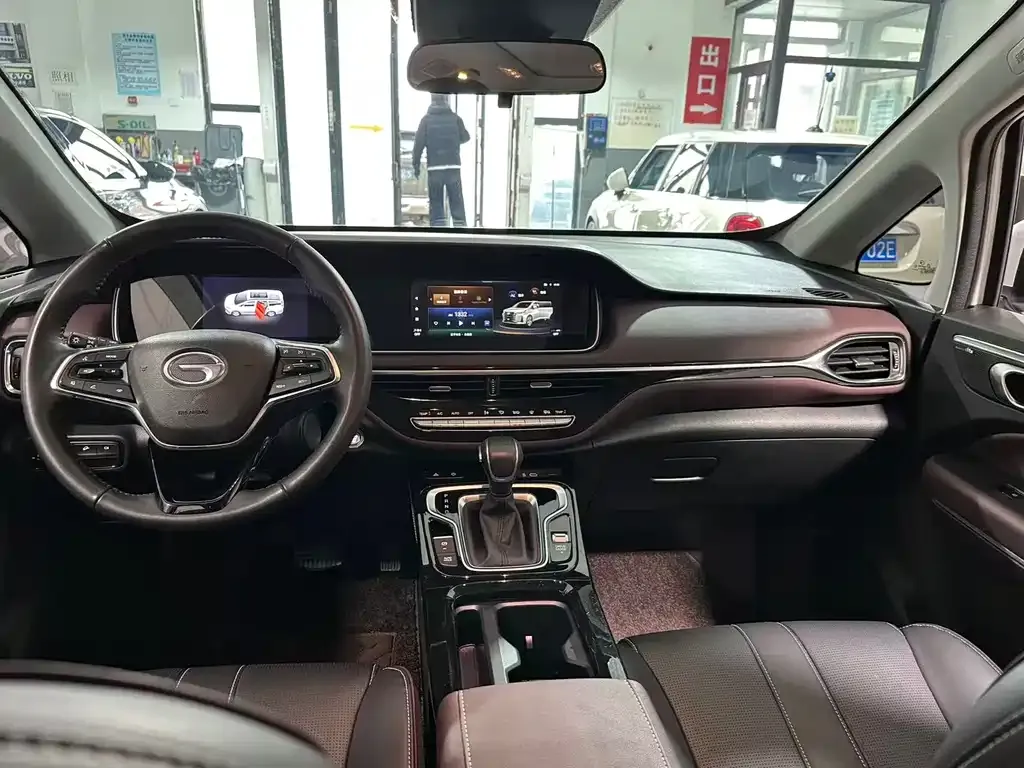GAC Motor Trumpchi M6 — фото 2