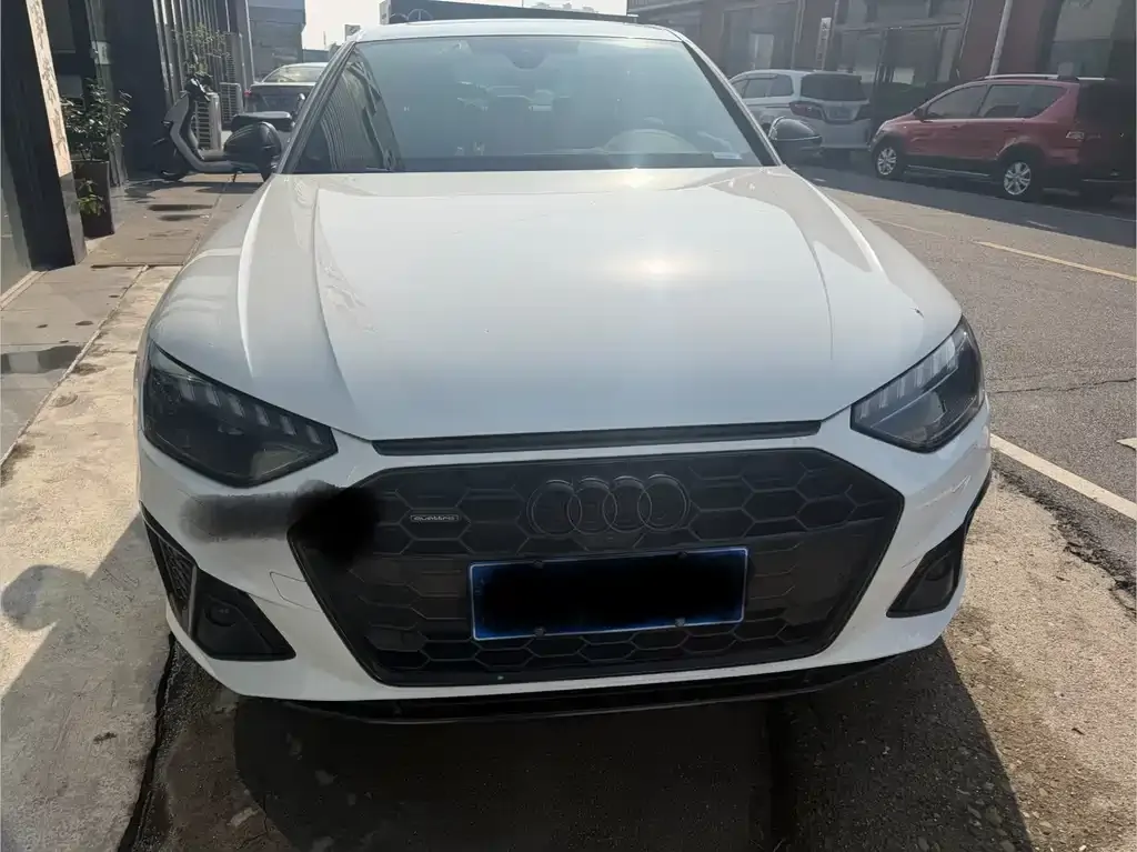 Audi A4L 2023 из CN, фото 2