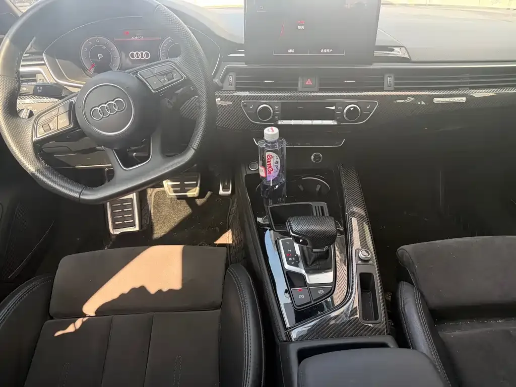 Audi A4L 2023 из CN, фото 4