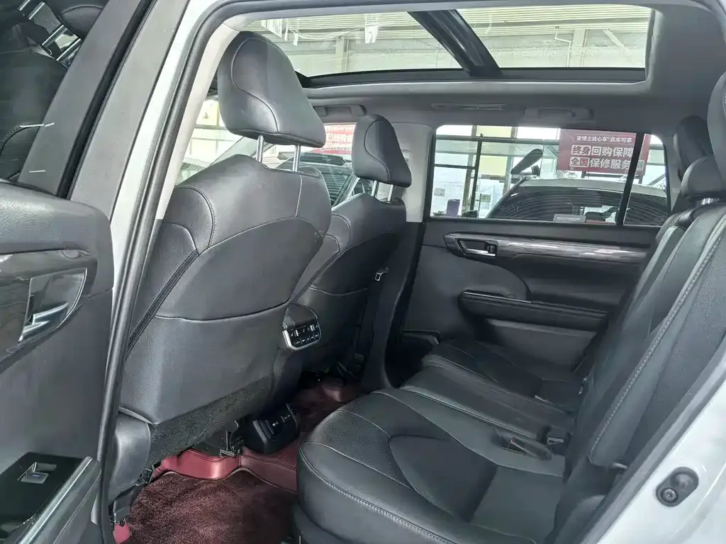 Toyota Highlander 2023 из CN, фото 4