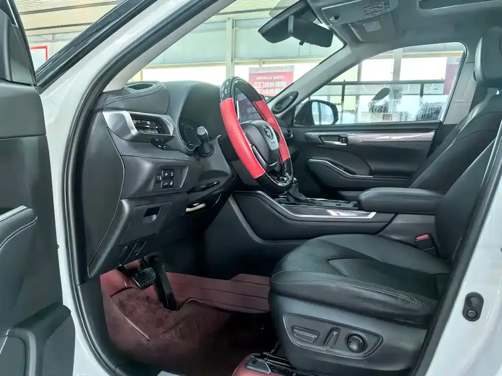 Toyota Highlander 2023 из CN, фото 8